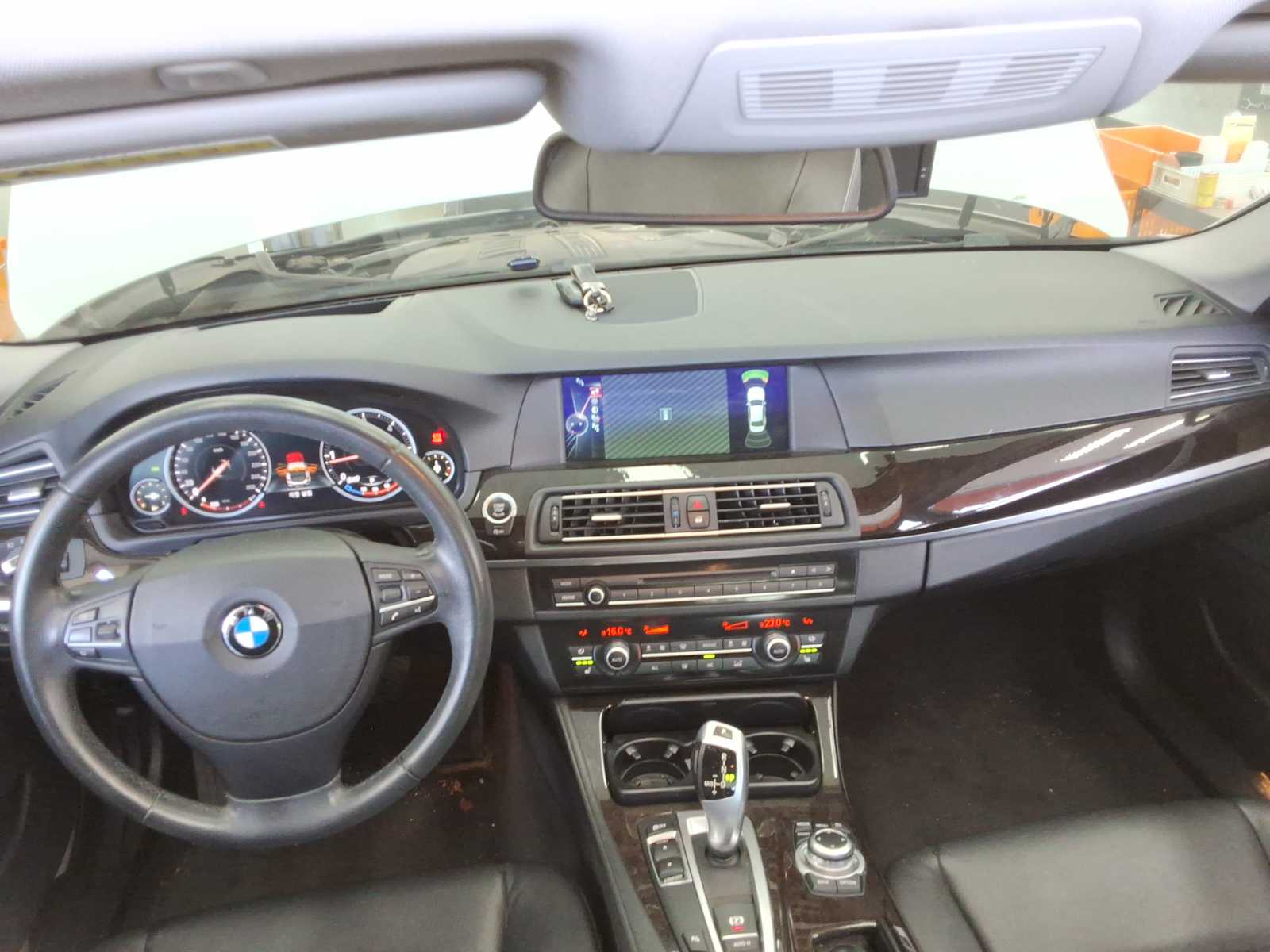 
								BMW 5 Series full									