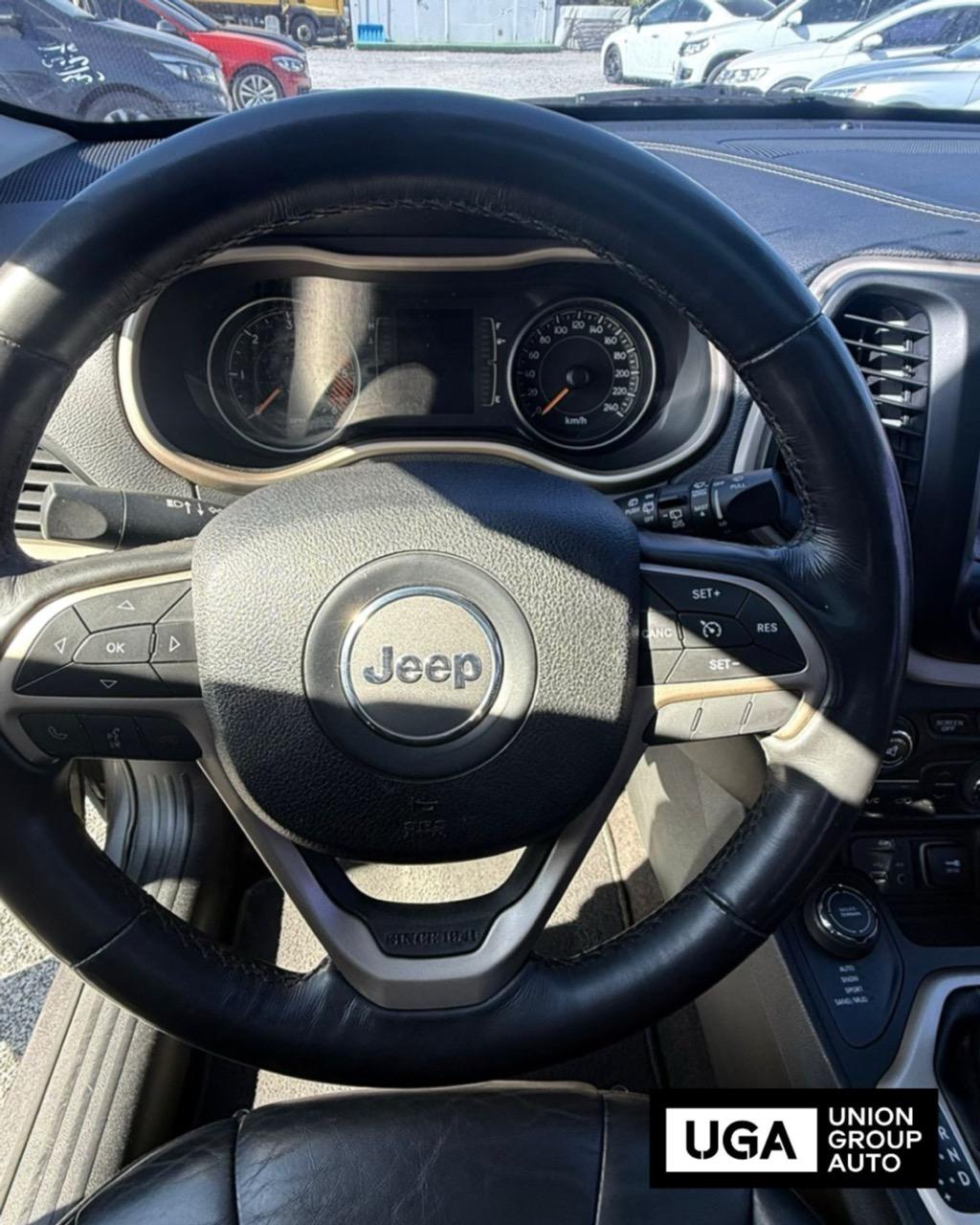 
								Jeep Cherokee 2015 full									