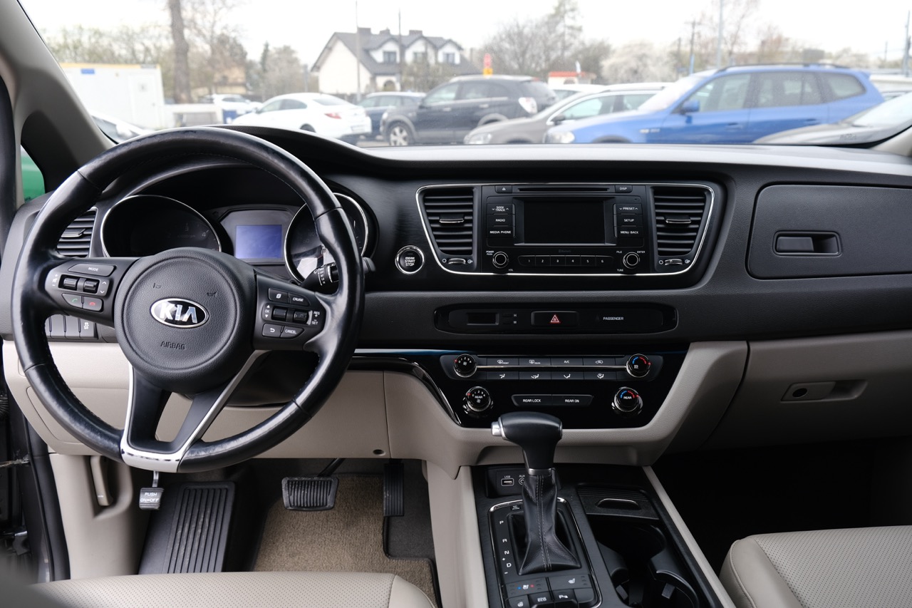 
								KIA Carnival 2018 full									