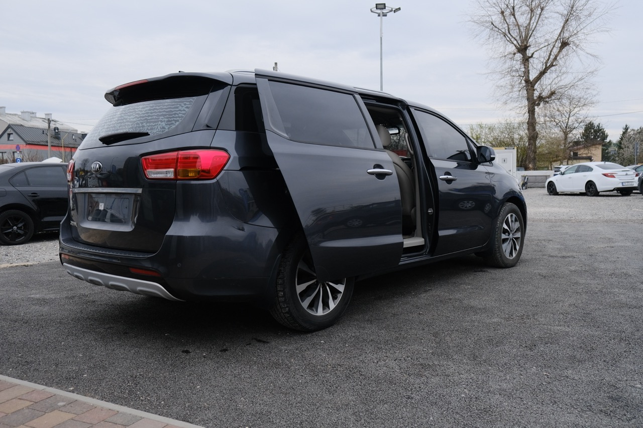 
								KIA Carnival 2018 full									