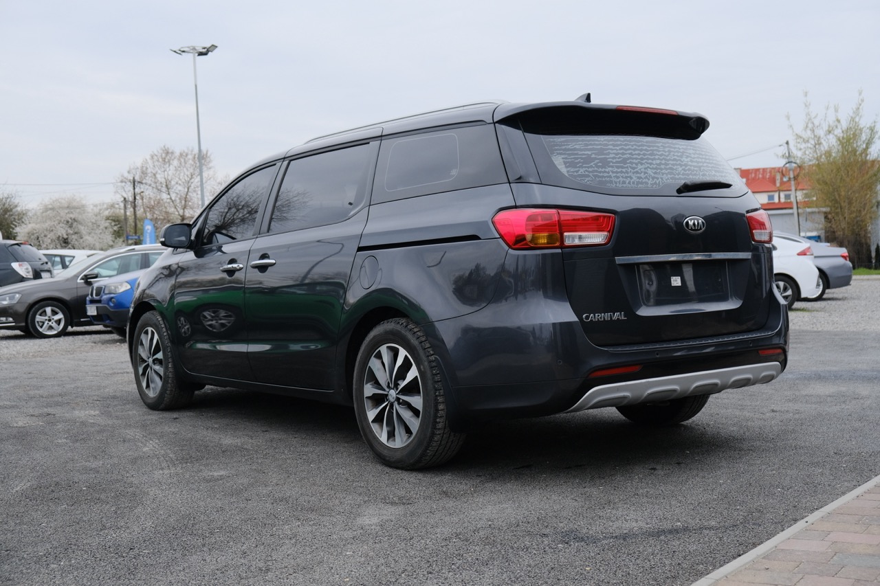 
								KIA Carnival 2018 full									