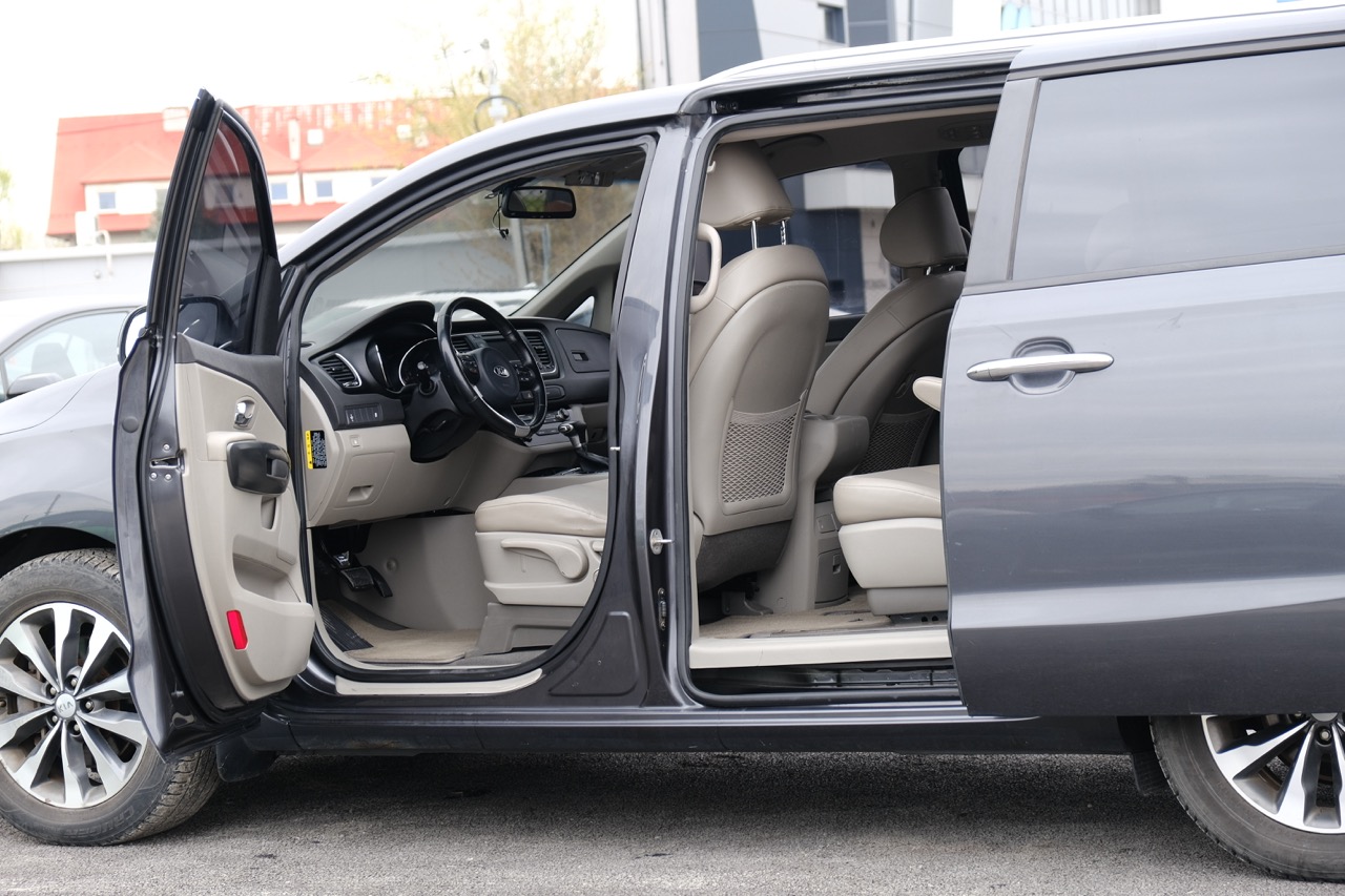 
								KIA Carnival 2018 full									