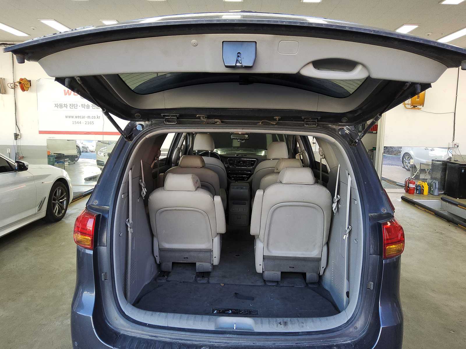 
								KIA Carnival full									