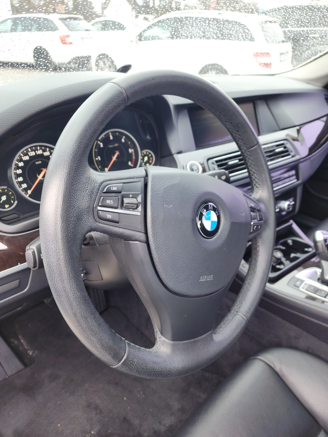 
								BMW 5 Series full									