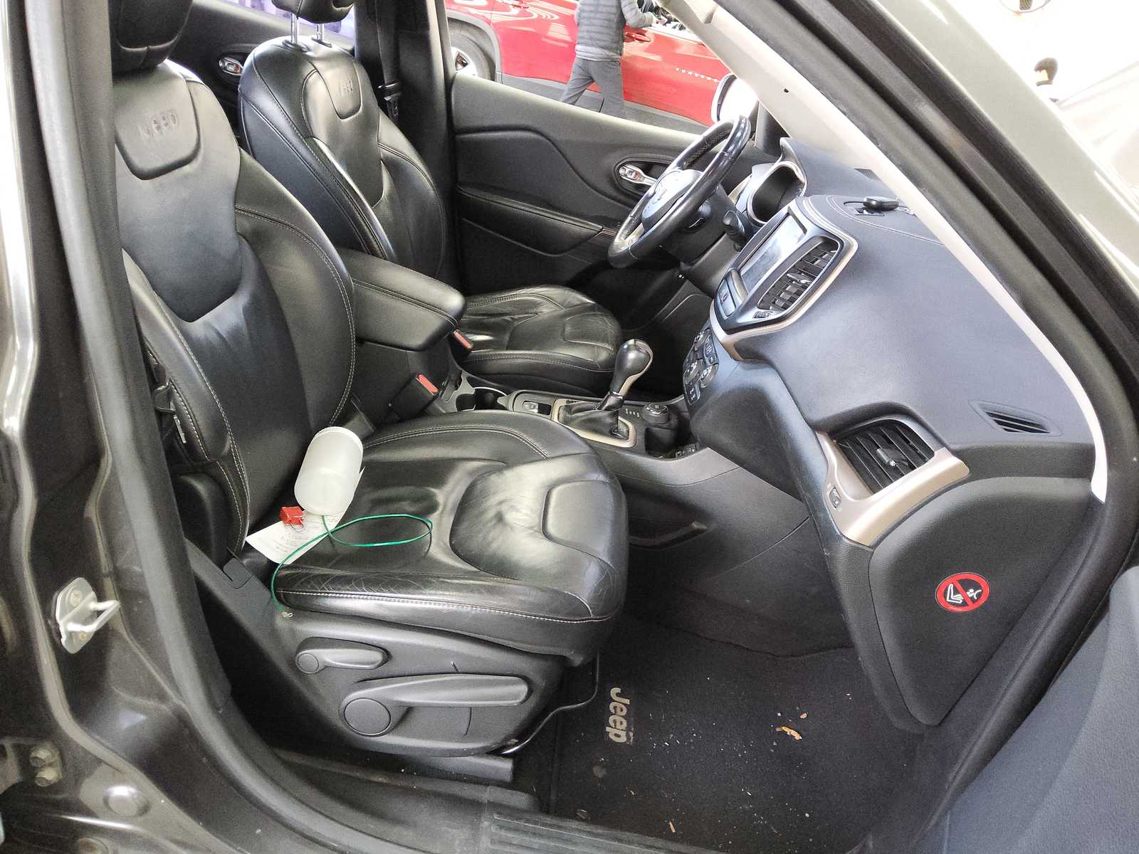 
								Jeep Grand Cherokee full									