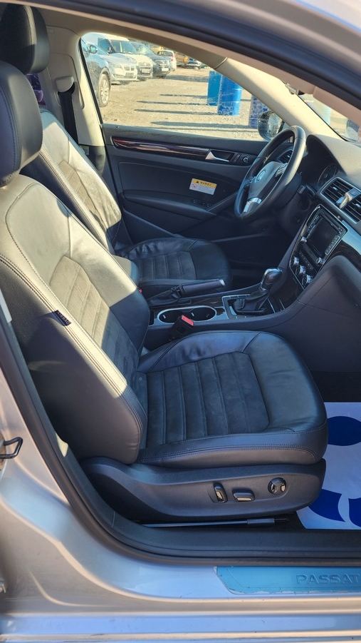 
								Volkswagen PASSAT full									