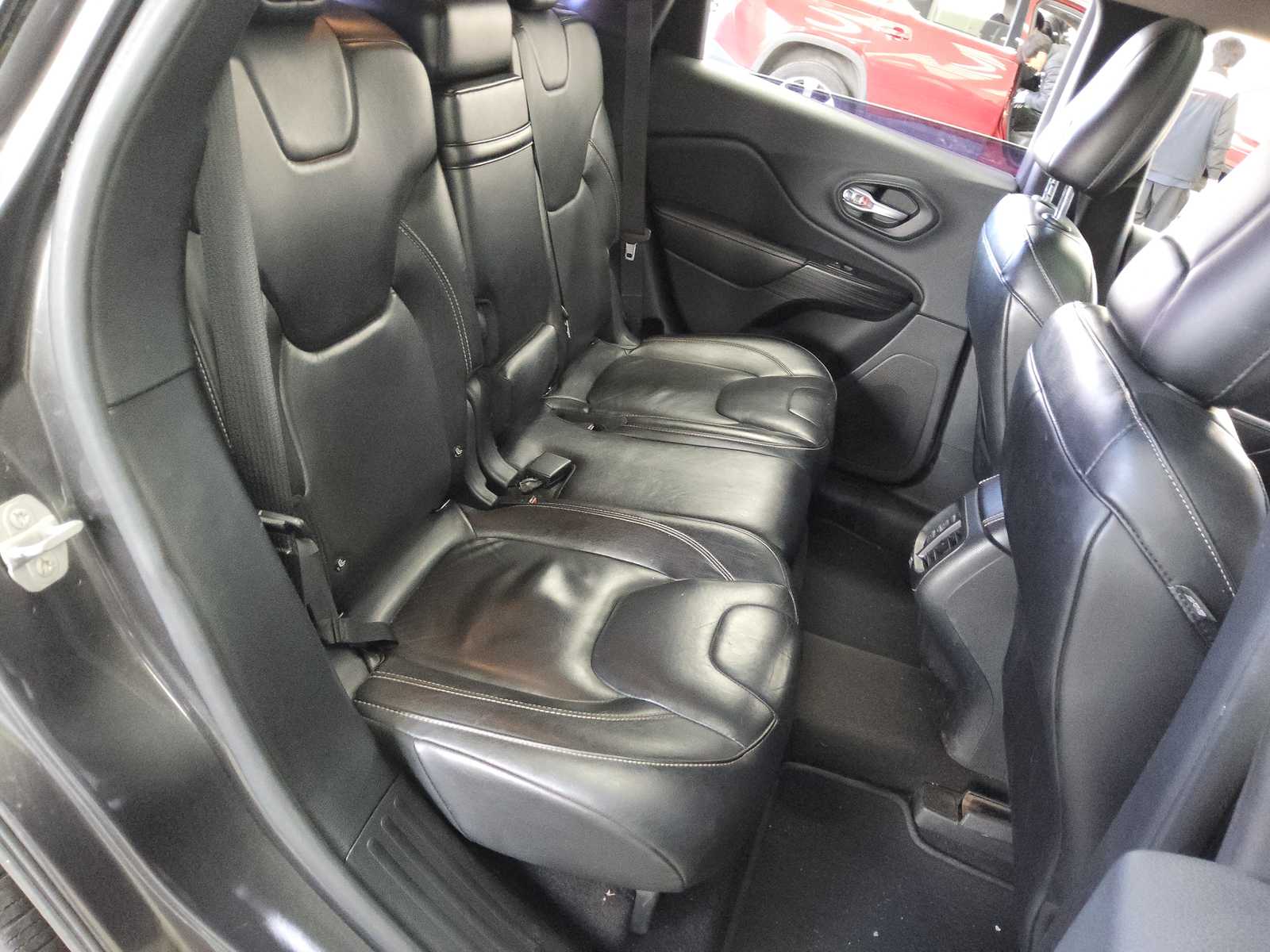 
								Jeep Grand Cherokee full									