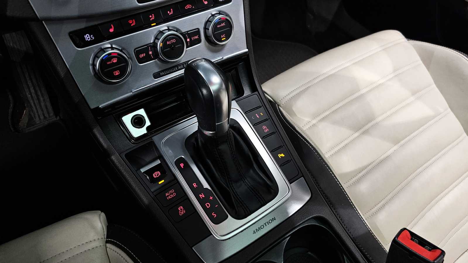 
								Volkswagen CC 2015 full									