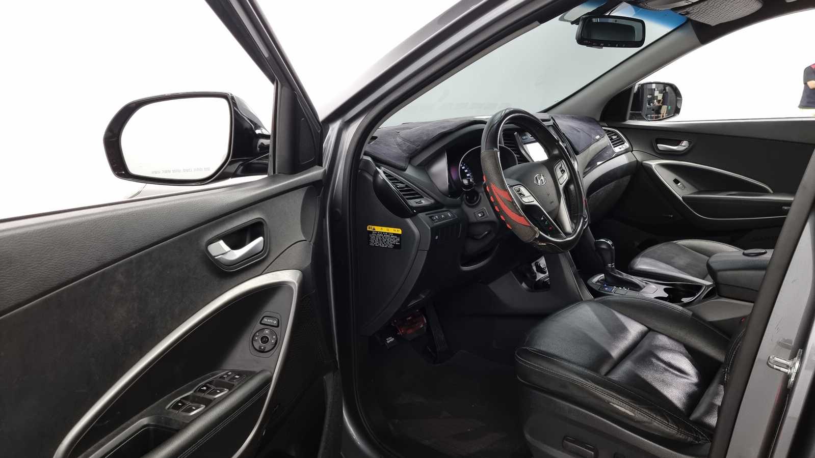 
								Hyundai Santa FE 2015 full									