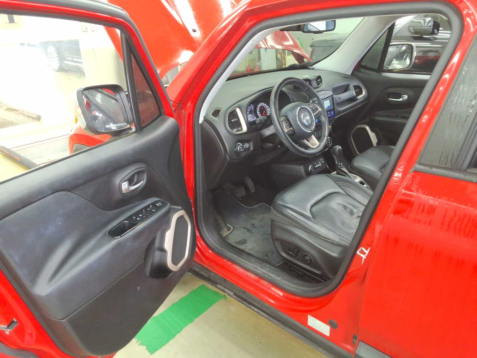 
								Jeep Renegade 2016 full									