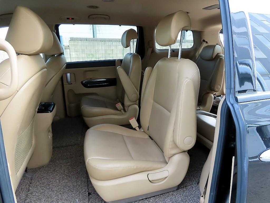 
								KIA Carnival 2017 full									