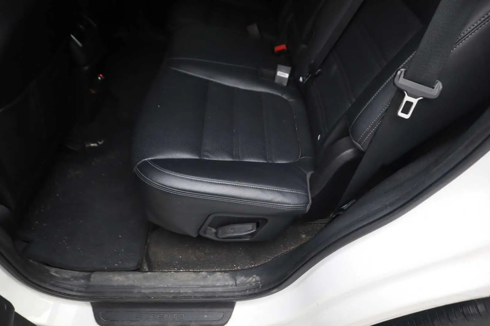 
								KIA Sorento 2015 full									