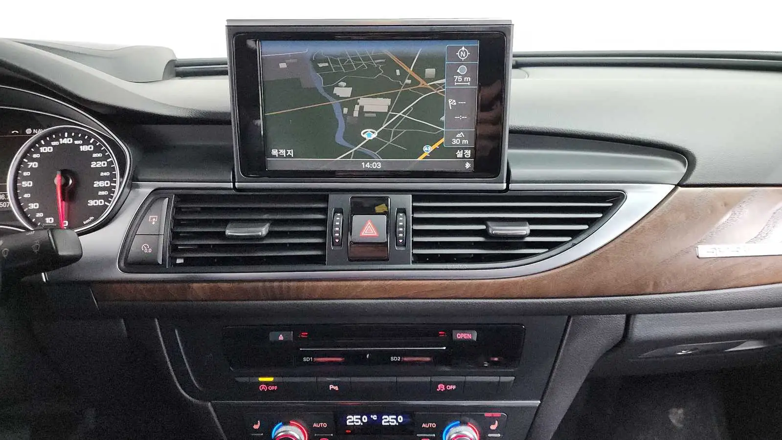 
								Audi A6 2015 full									