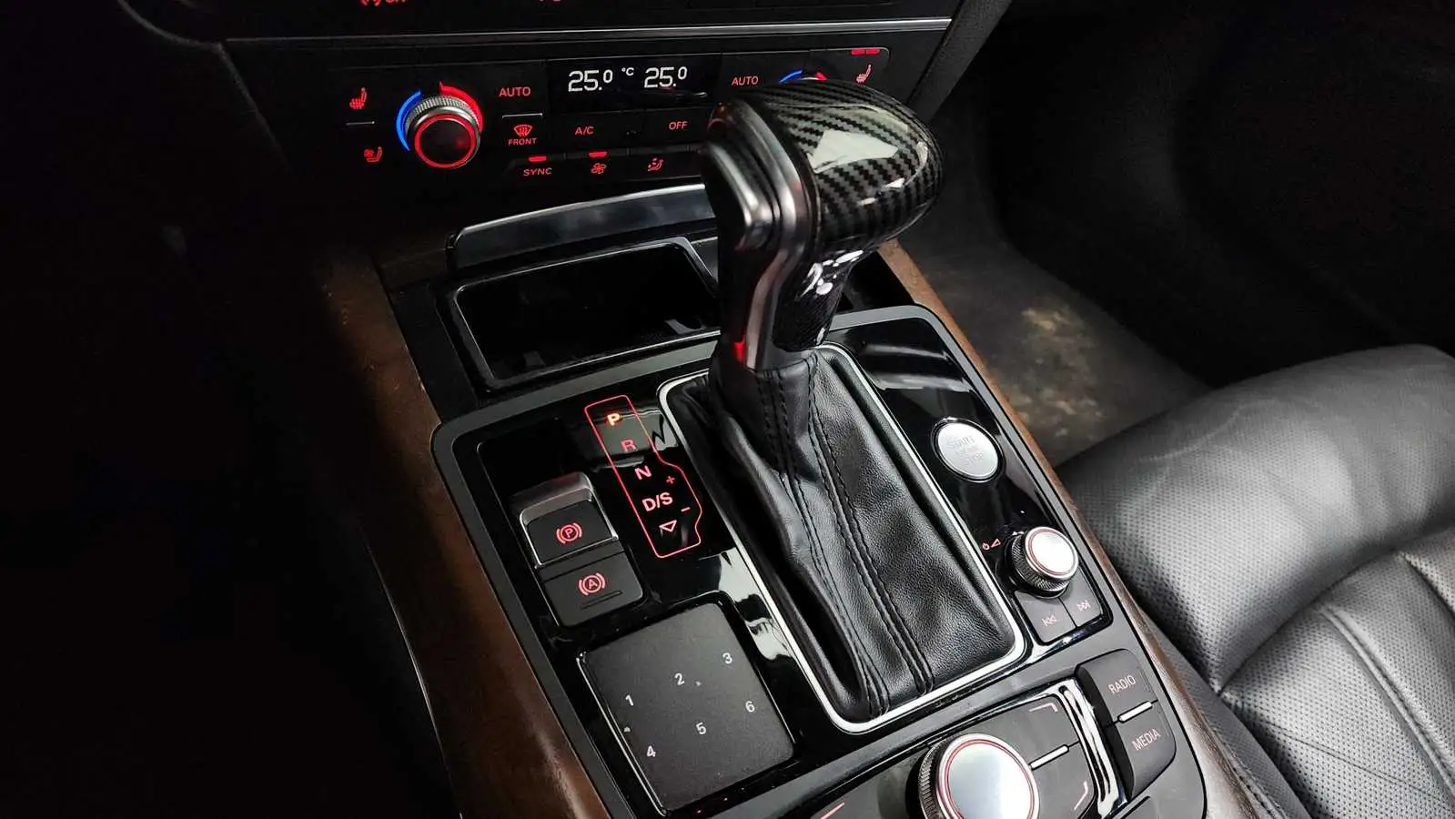 
								Audi A6 2015 full									