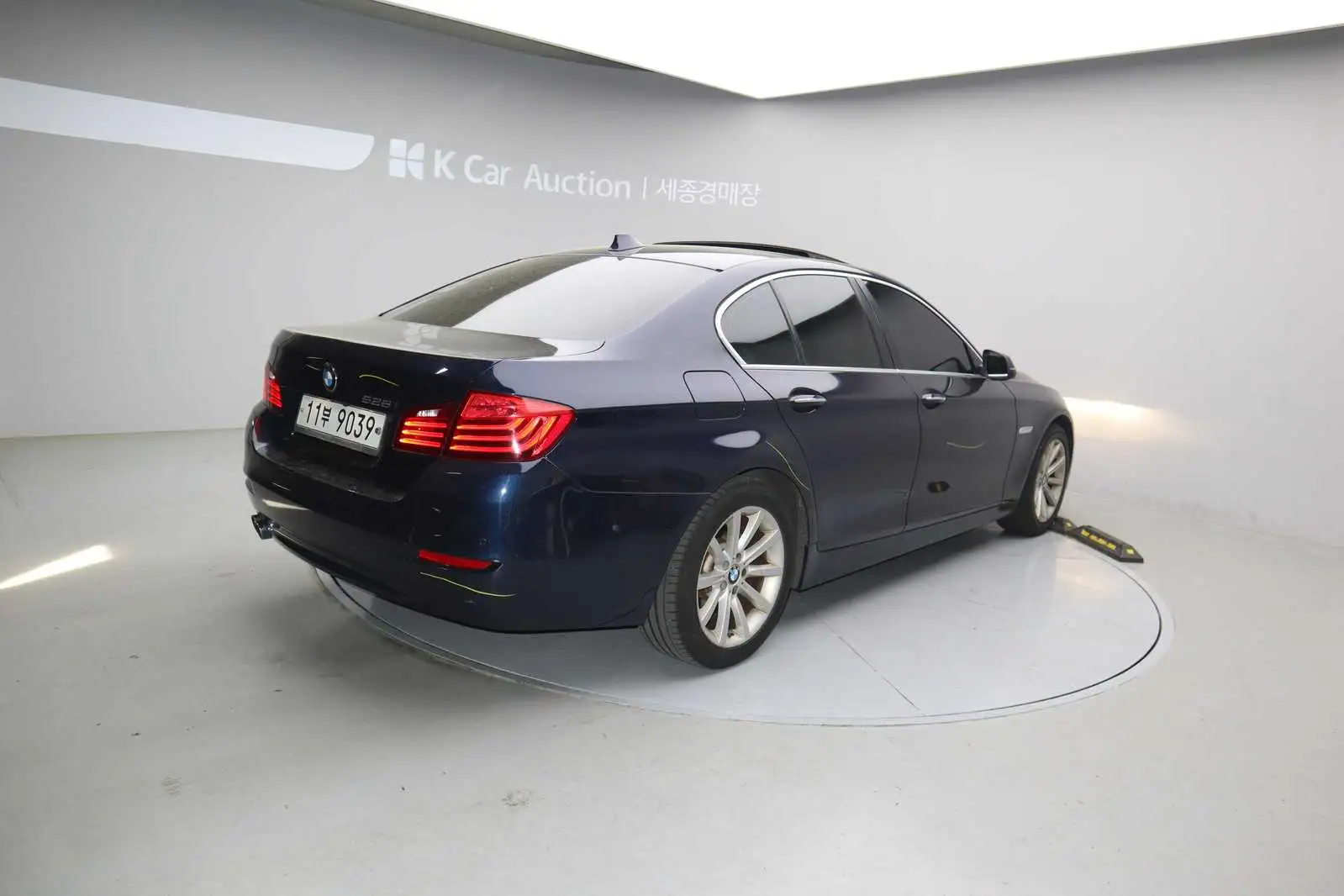 
								BMW 5 Series 2015 full									