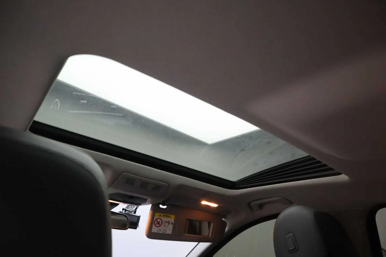 
								BMW 5 Series 2015 full									