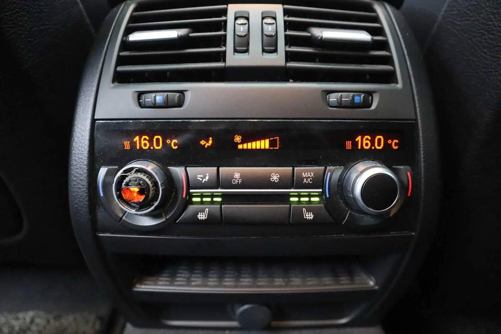 
								BMW 5 Series 2015 full									