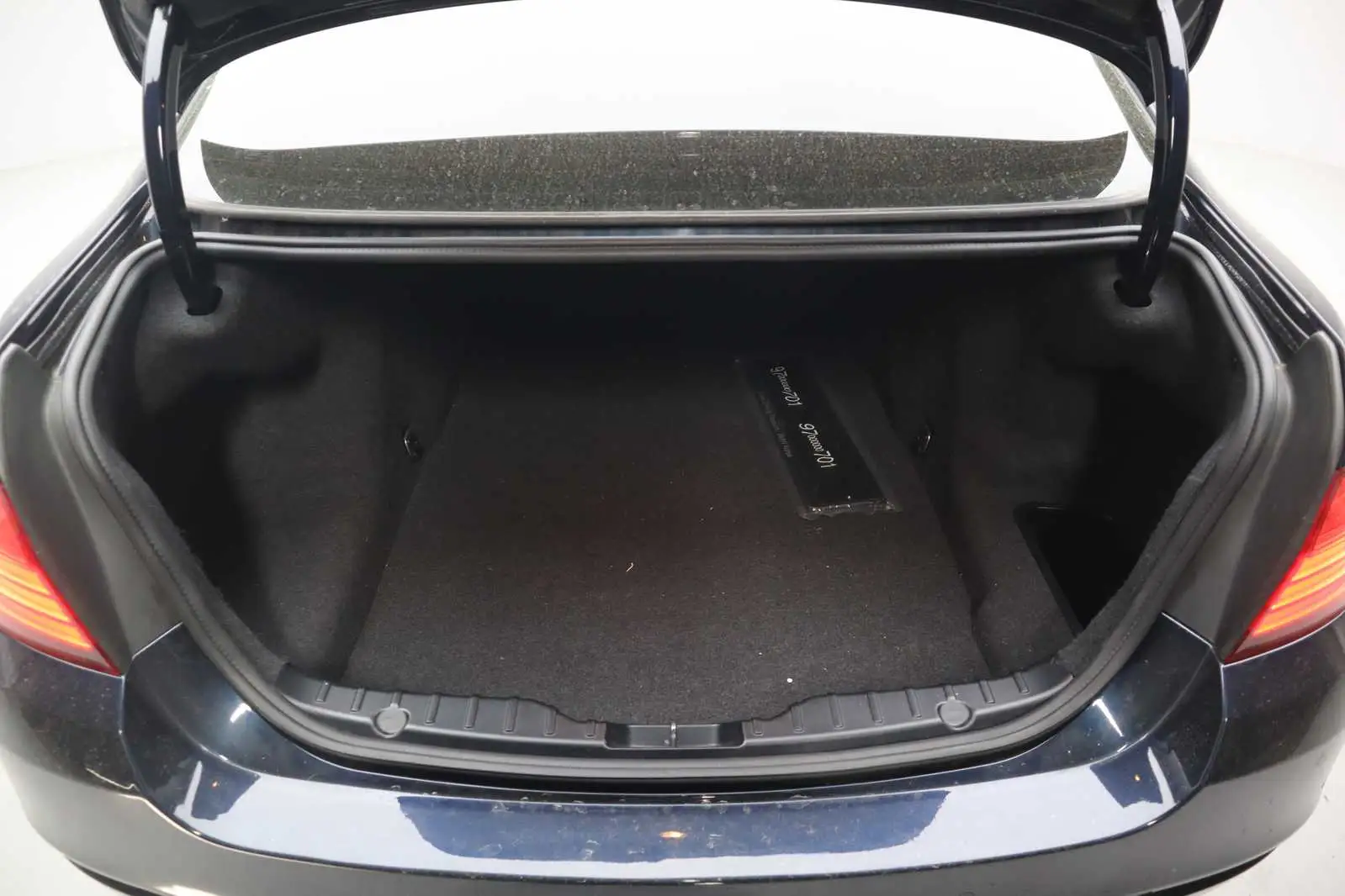 
								BMW 5 Series 2015 full									