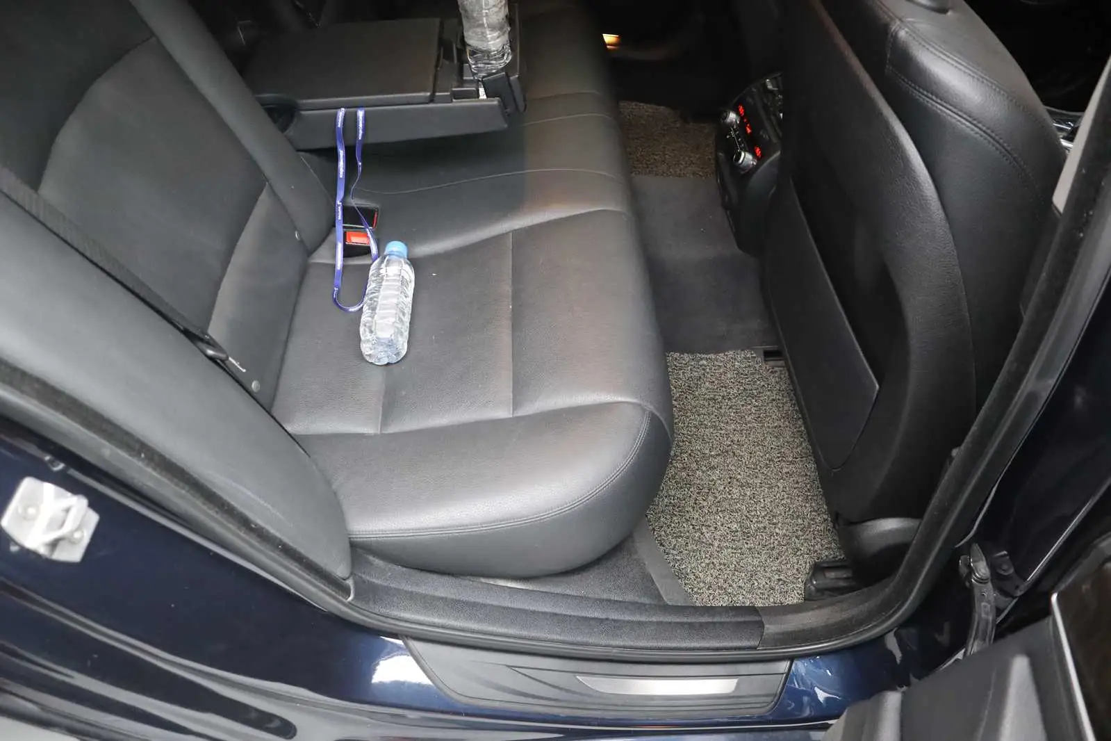 
								BMW 5 Series 2015 full									