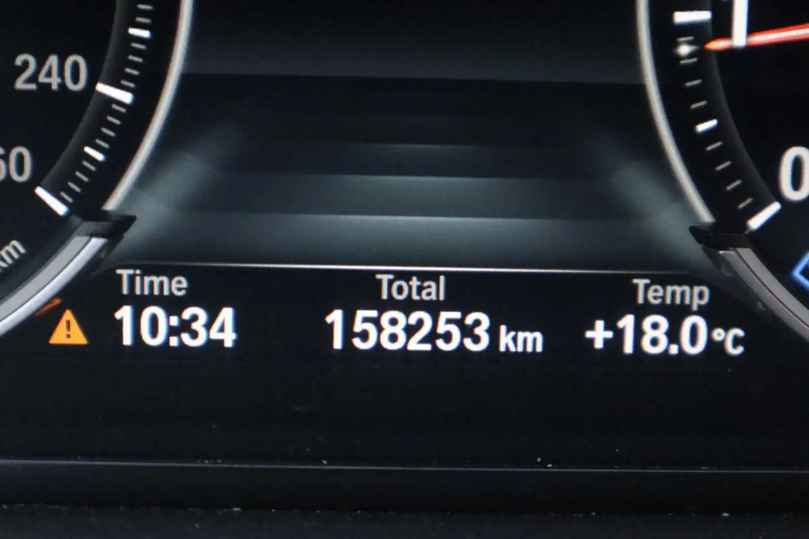 
								BMW 5 Series 2015 full									