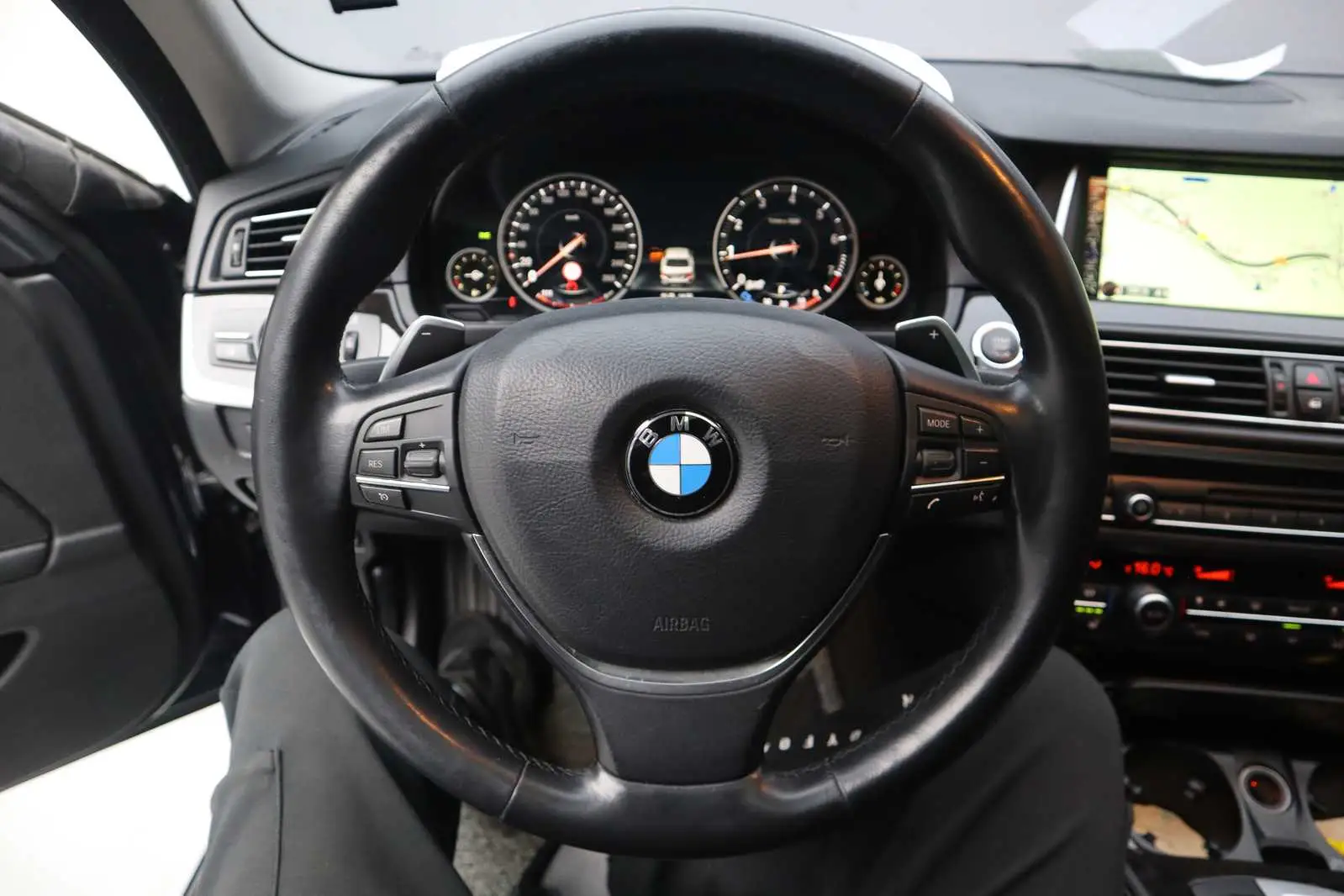 
								BMW 5 Series 2015 full									