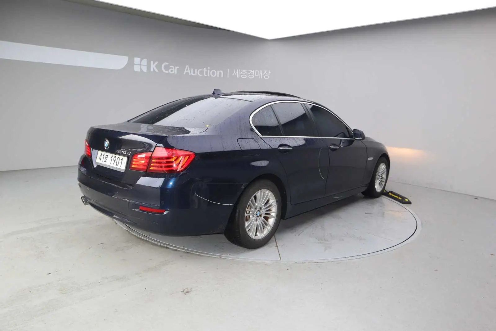 
								BMW Seria 5 2014 2.0D full									