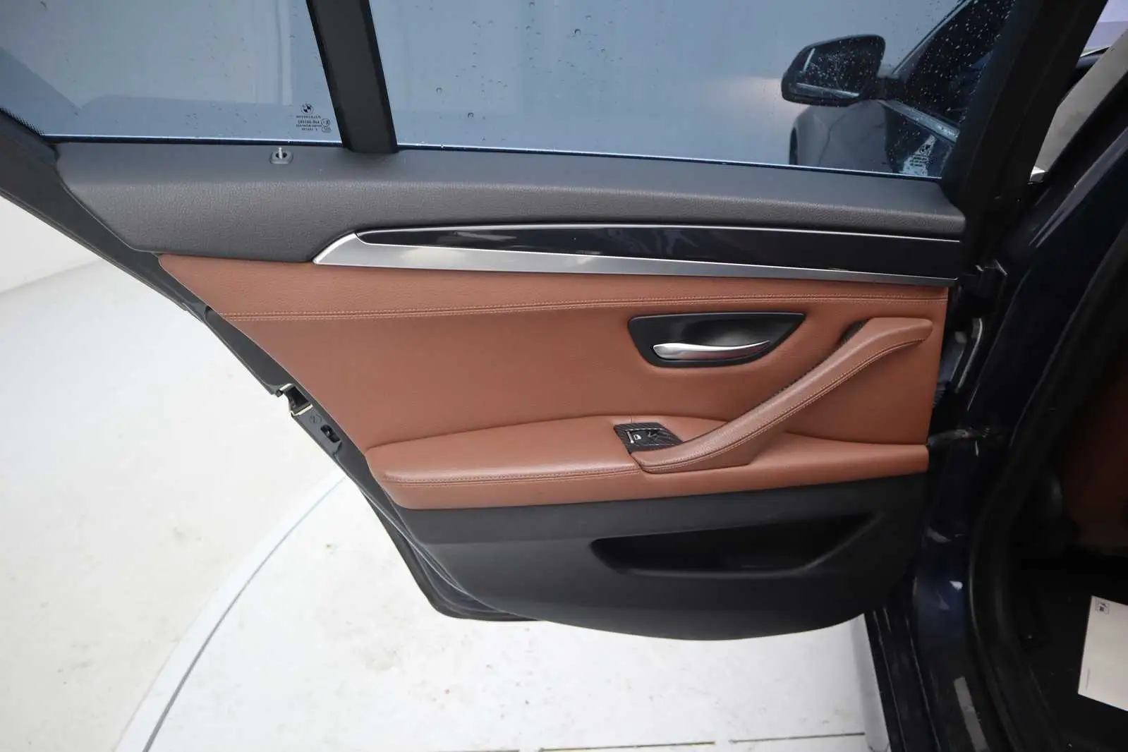 
								BMW Seria 5 2014 2.0D full									