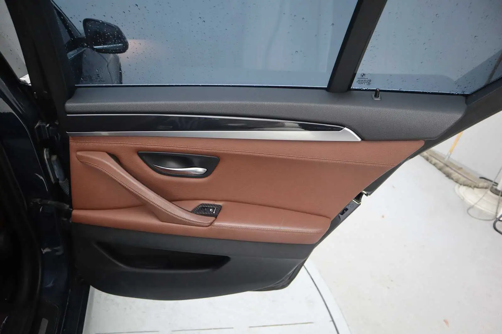 
								BMW Seria 5 2014 2.0D full									