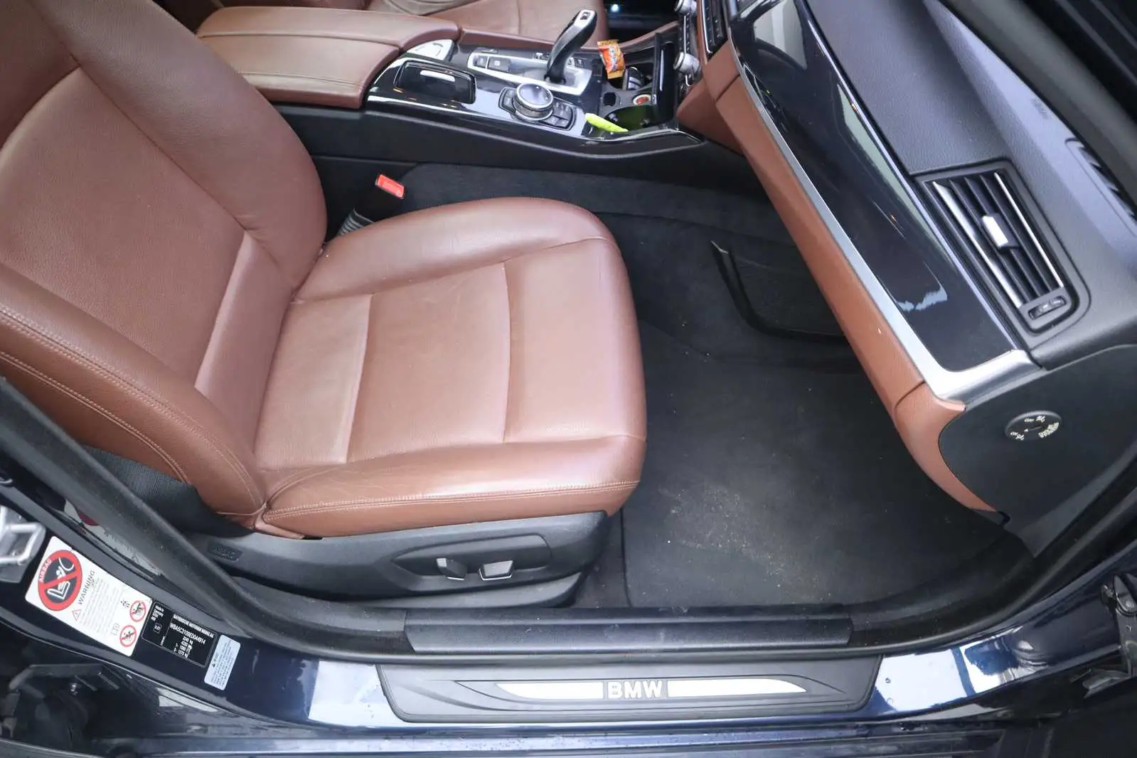 
								BMW Seria 5 2014 2.0D full									
