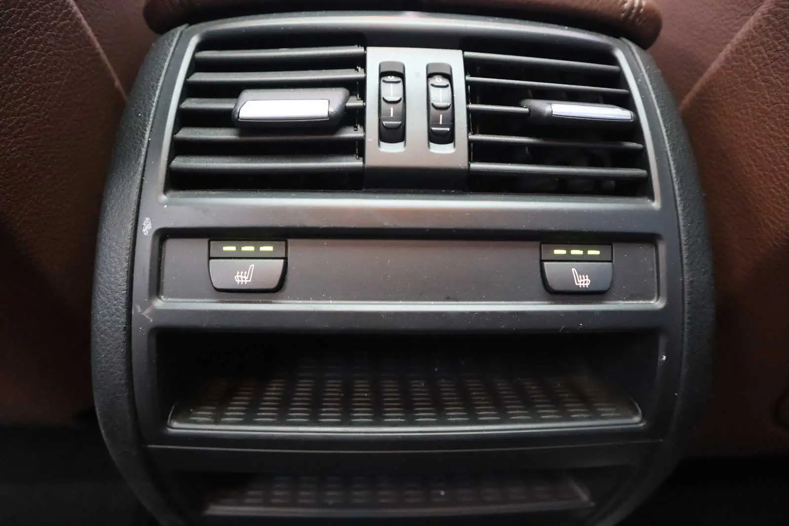 
								BMW Seria 5 2014 2.0D full									