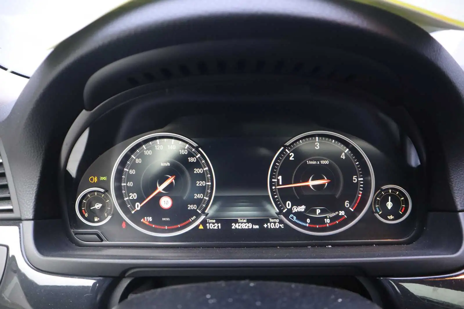 
								BMW Seria 5 2014 2.0D full									
