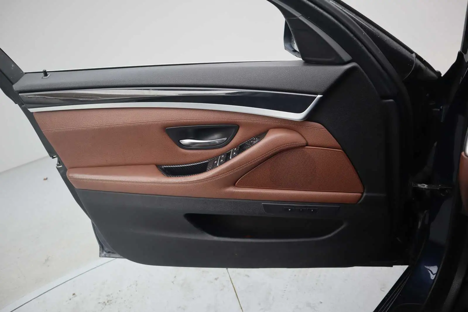 
								BMW Seria 5 2014 2.0D full									