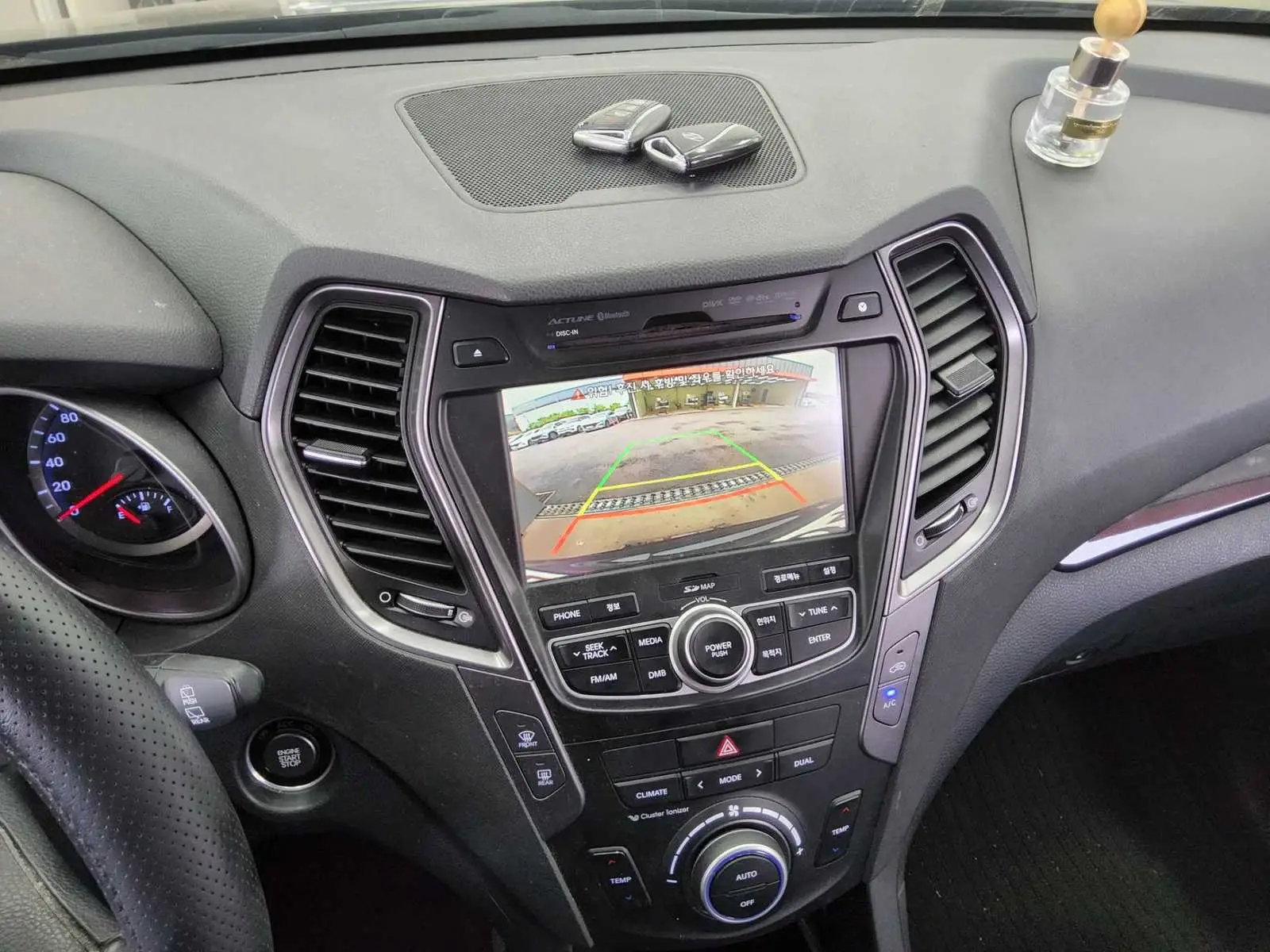 
								Hyundai Santa FE 2015 full									