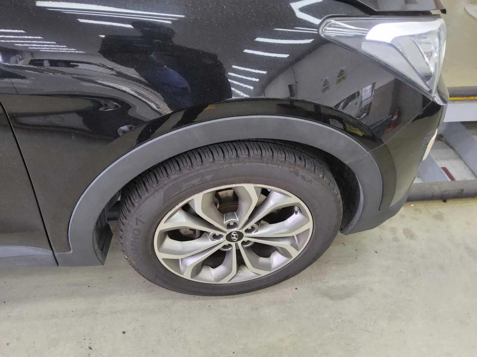 
								Hyundai Santa FE 2015 full									