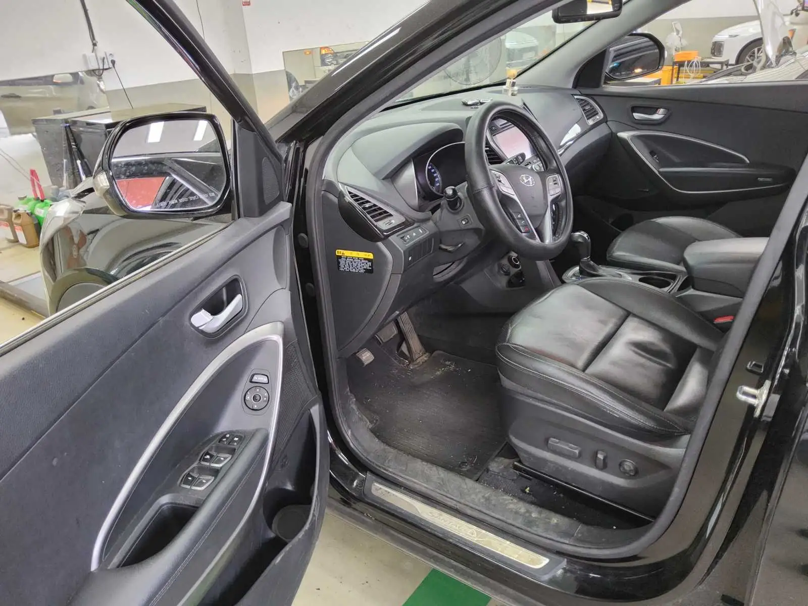 
								Hyundai Santa FE 2015 full									