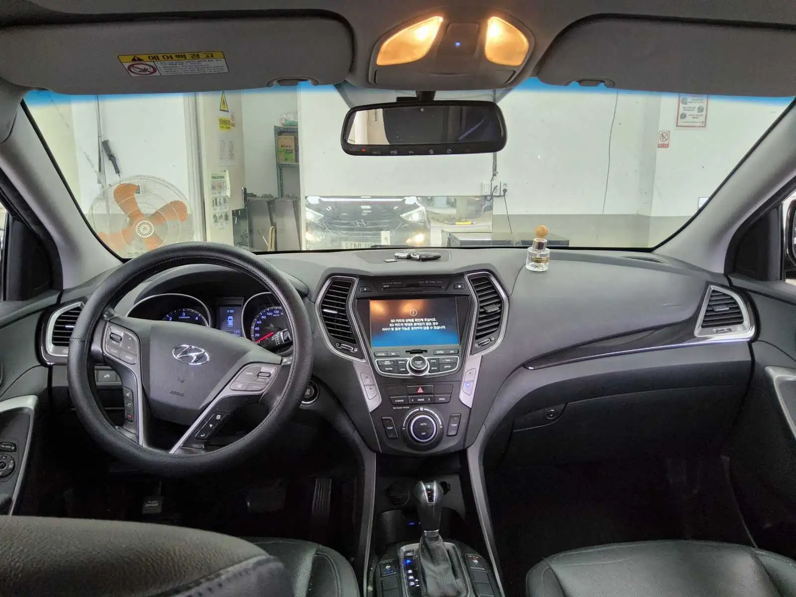 
								Hyundai Santa FE 2015 full									